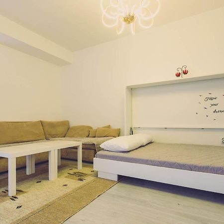 Hristovi Apartments Skopje Buitenkant foto