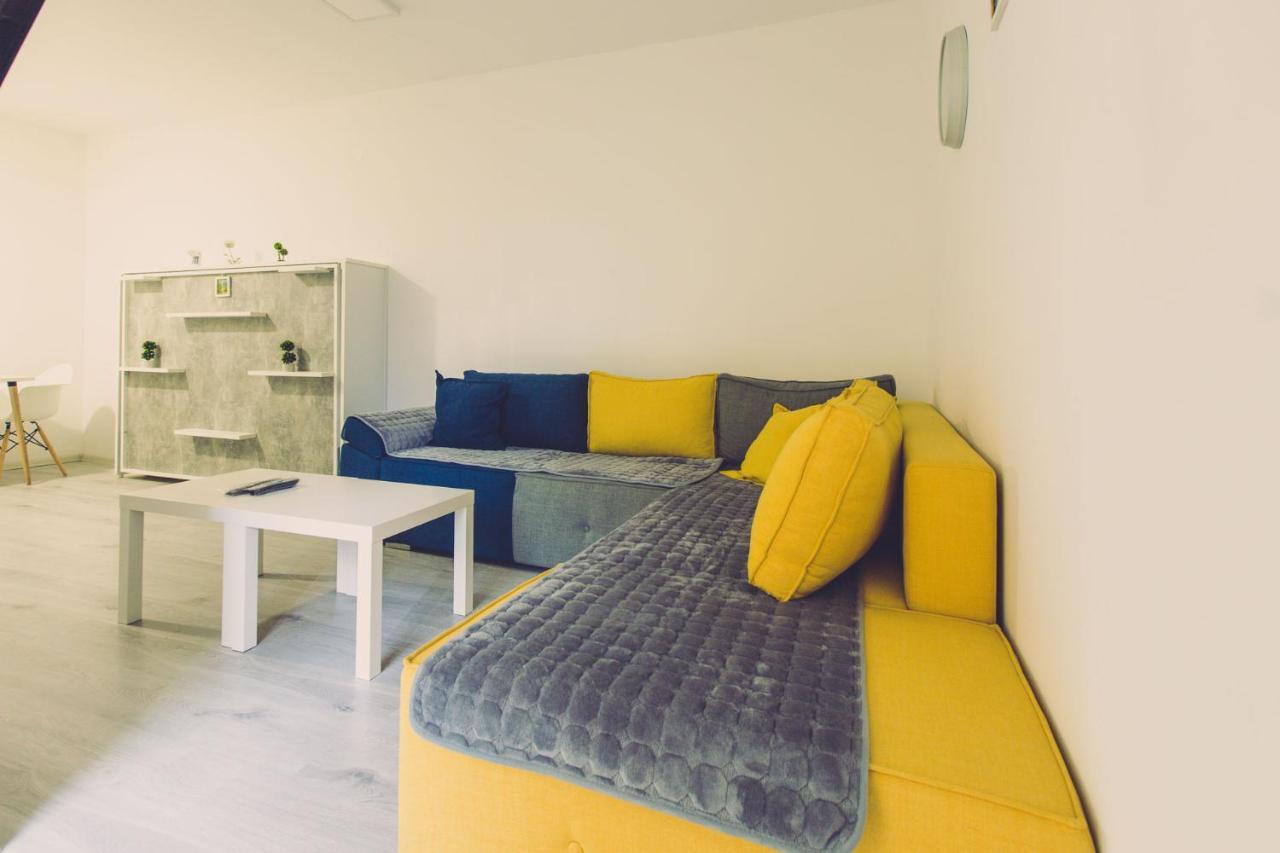 Hristovi Apartments Skopje Buitenkant foto
