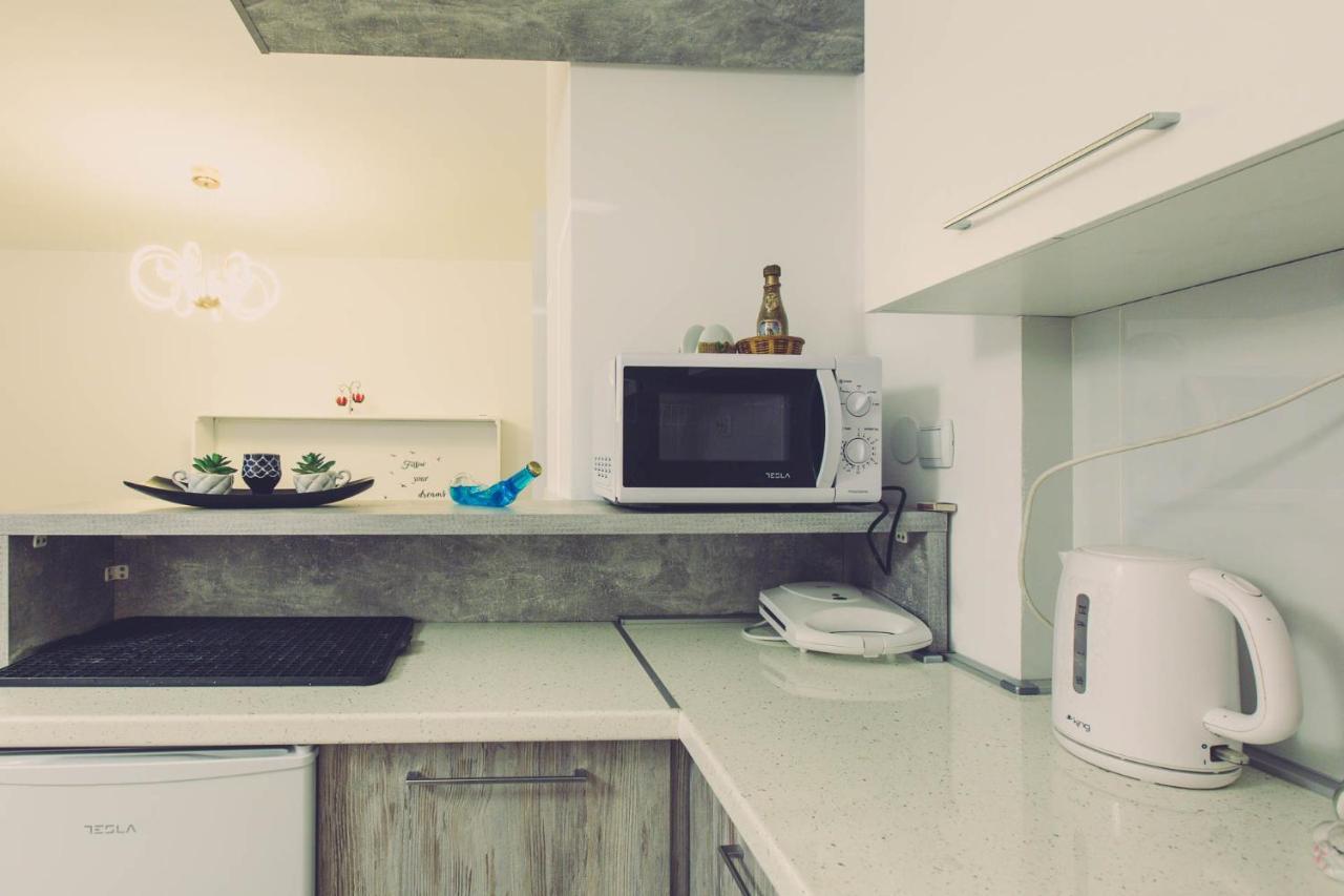 Hristovi Apartments Skopje Buitenkant foto