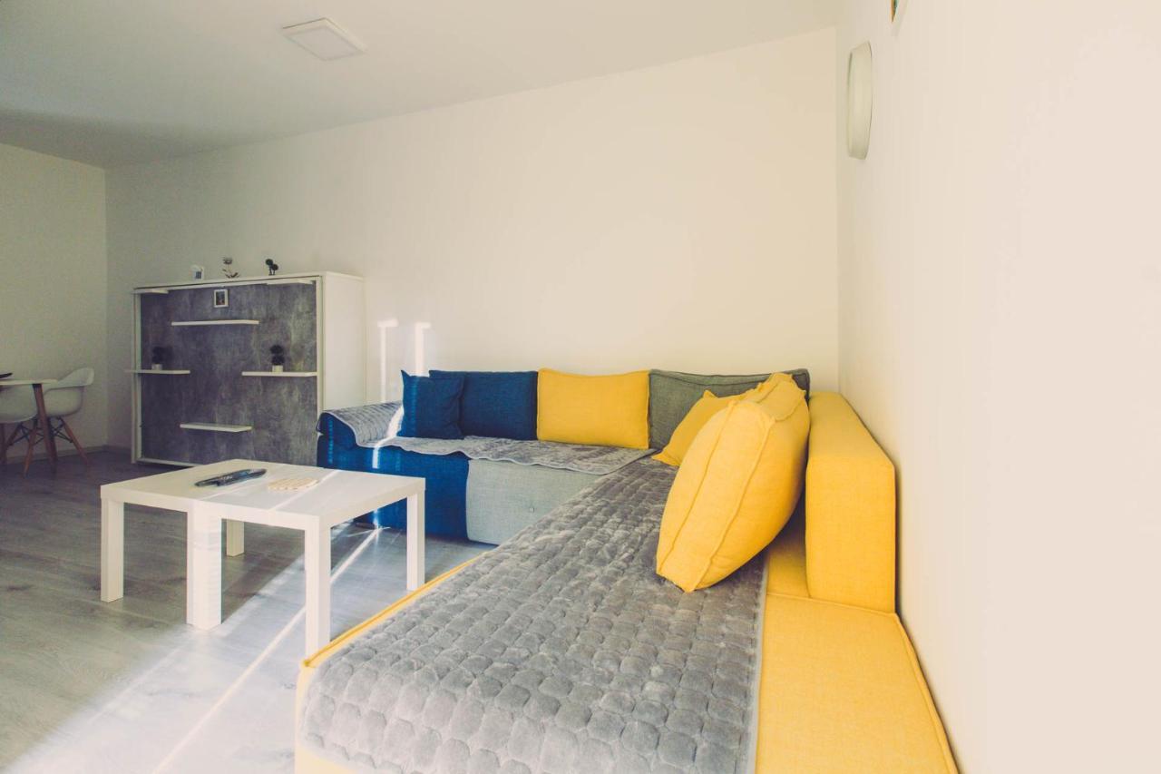 Hristovi Apartments Skopje Buitenkant foto